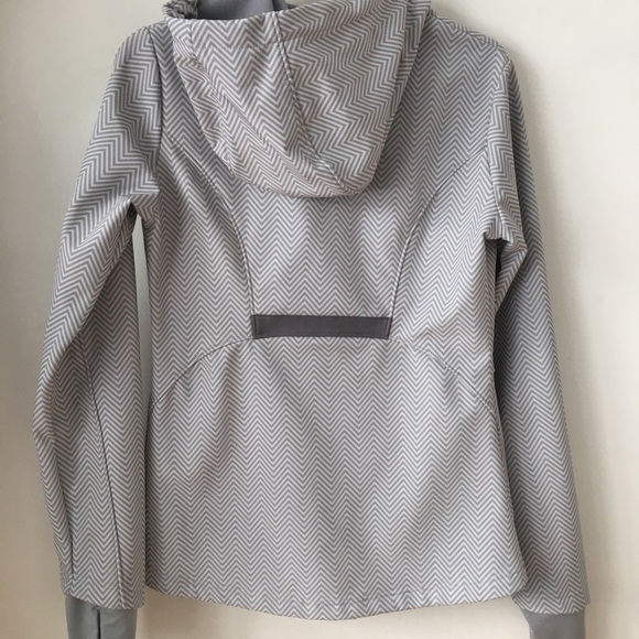 Patterned gray and white coat - Picture 3 of 3